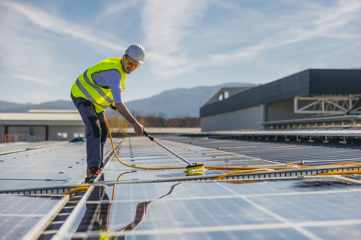 Limpeza de placas solares: guia completo