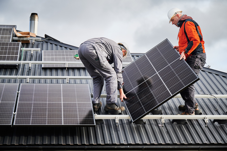 Como transferir energia solar para outra residência: descubra agora
