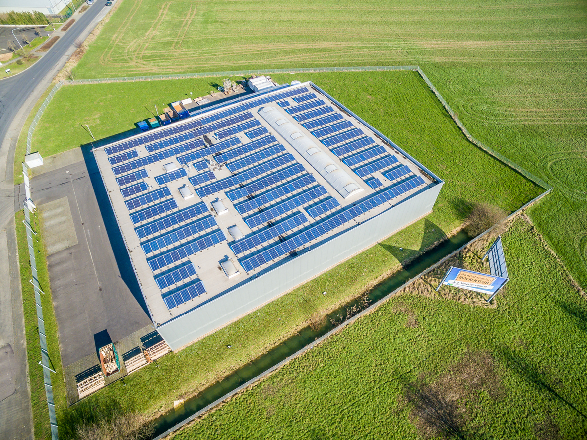 Energia solar industrial: conheça seu funcionamento e benefícios