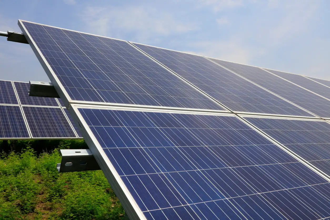 Aquecedor solar: como funciona o sistema de aquecimento de água solar