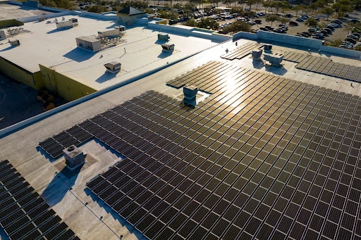 De empresas a fazendas: o que os brasileiros buscam quando pesquisam por energia solar